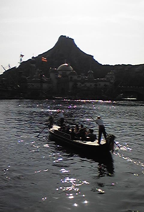 ���F�l�`�A���E�S���h���i�f�B�Y�j�[�E�V�[�j