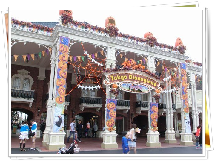 �n���E�B�������̃G���g�����X